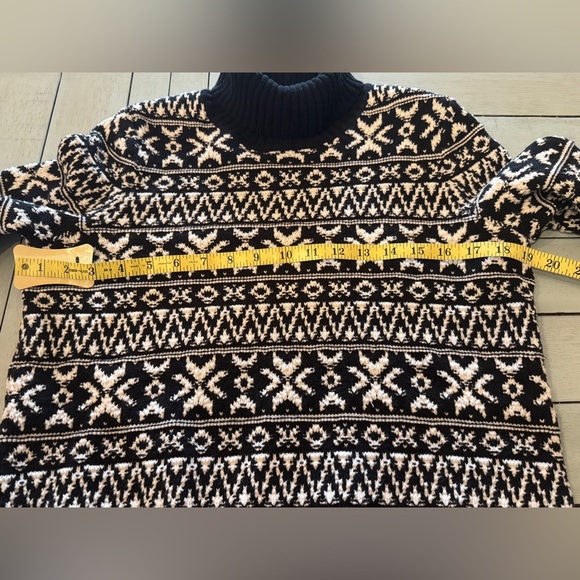 LANDS’ END | Fair Isle Black & White Turtle Neck Sweater Sz Medium Petite 10/12 - Picture 5 of 5